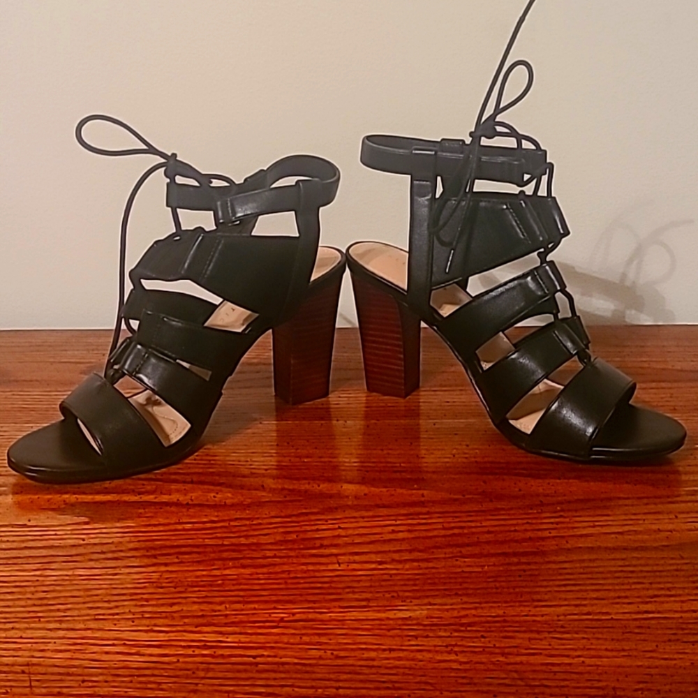 Shoe - Picture 3 of 5